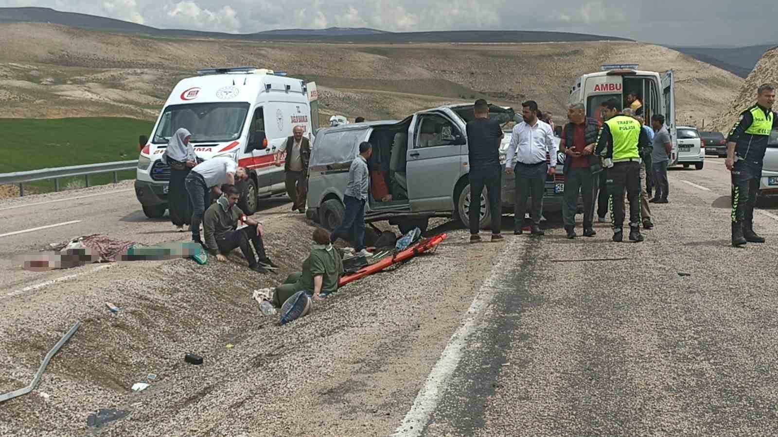 bayram tatili yolunda feci kaza 1 olu 8 yarali 0 E5lPmhuq