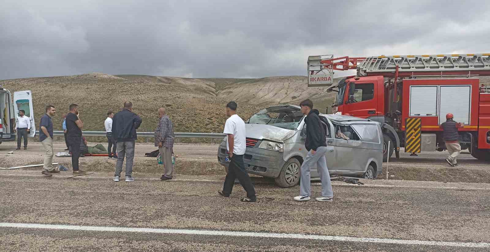 bayram tatili yolunda feci kaza 1 olu 8 yarali 3 6ge3XCs1