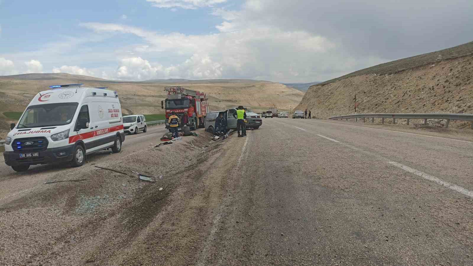 bayram tatili yolunda feci kaza 1 olu 8 yarali 5 mzSSCLmI