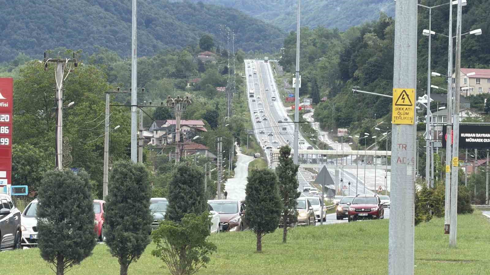 bayram tatilinden donus yogunlugu basladi 2 NIOmslPU