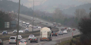 bayram-trafigi-bolu-gecisinde-artmaya-basladi-9Z9IVRNJ.jpg