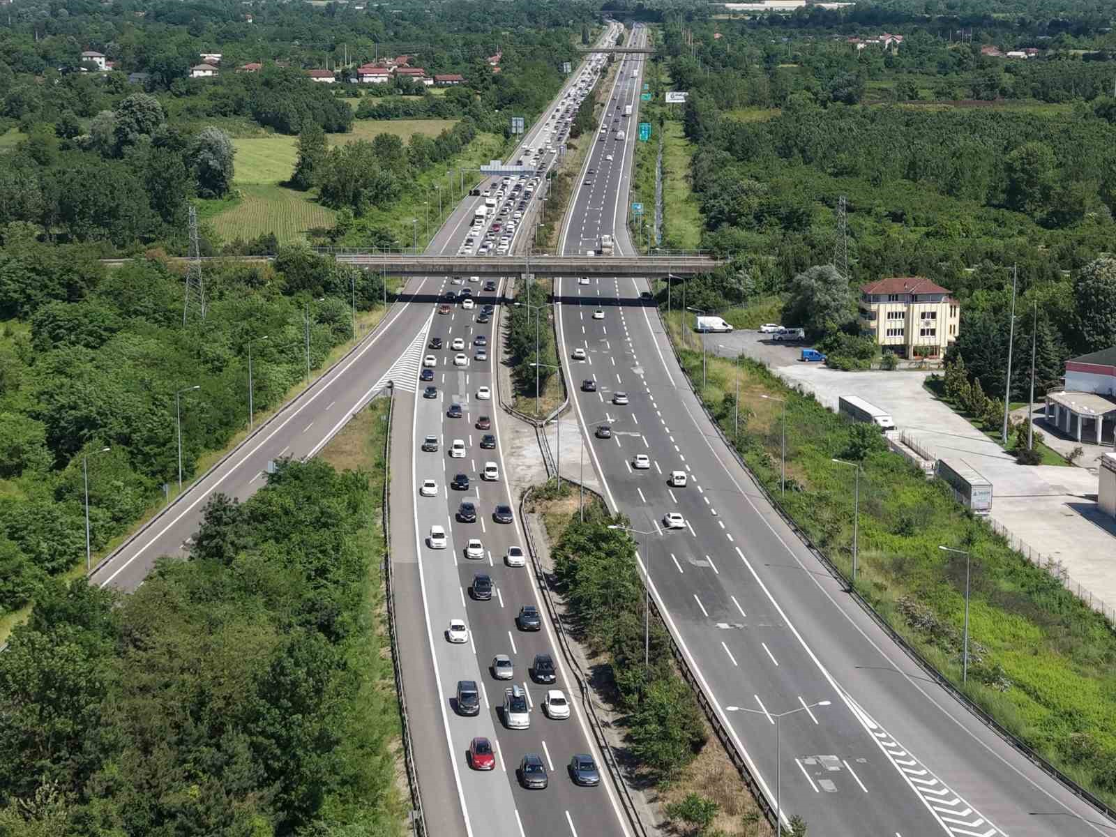 bayram trafigi duzcede etkisini gosterdi 3 GZEDBXgW