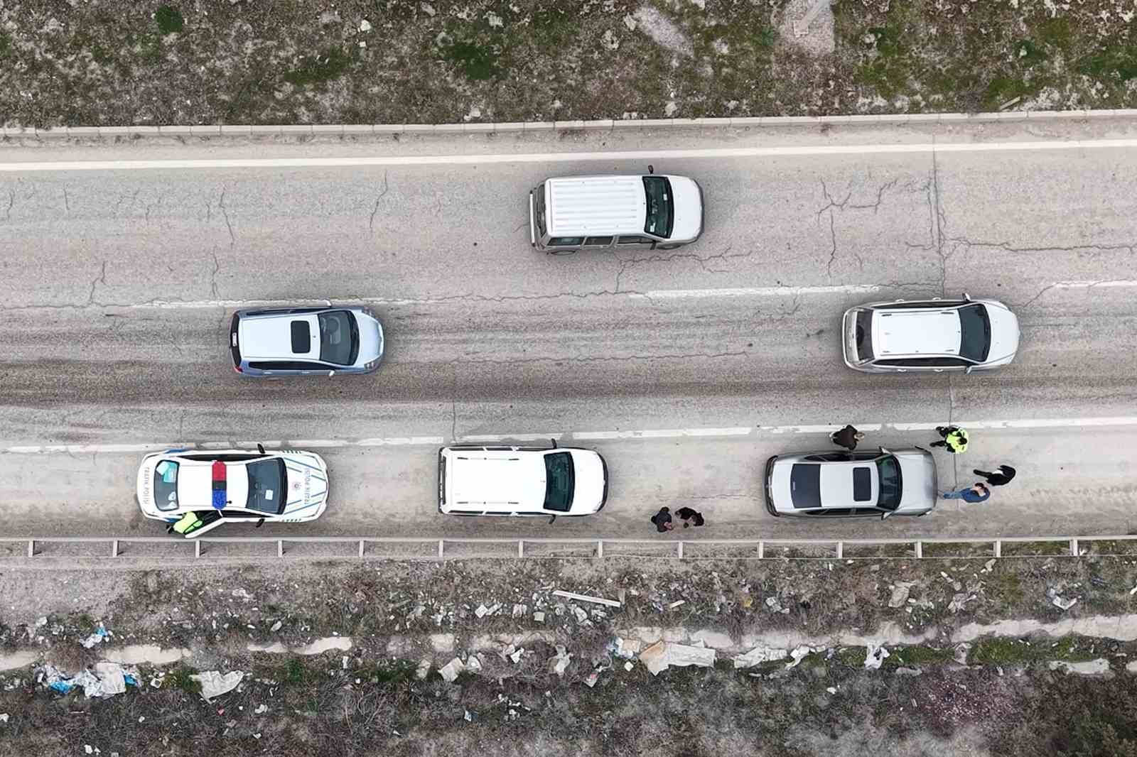 Bayram yolculuğu başladı: 43 ilin geçiş güzergahında trafik hareketliliği arttı 7 bayram yolculugu basladi 43 ilin gecis guzergahinda trafik hareketliligi artti 3 PKG2l3qv