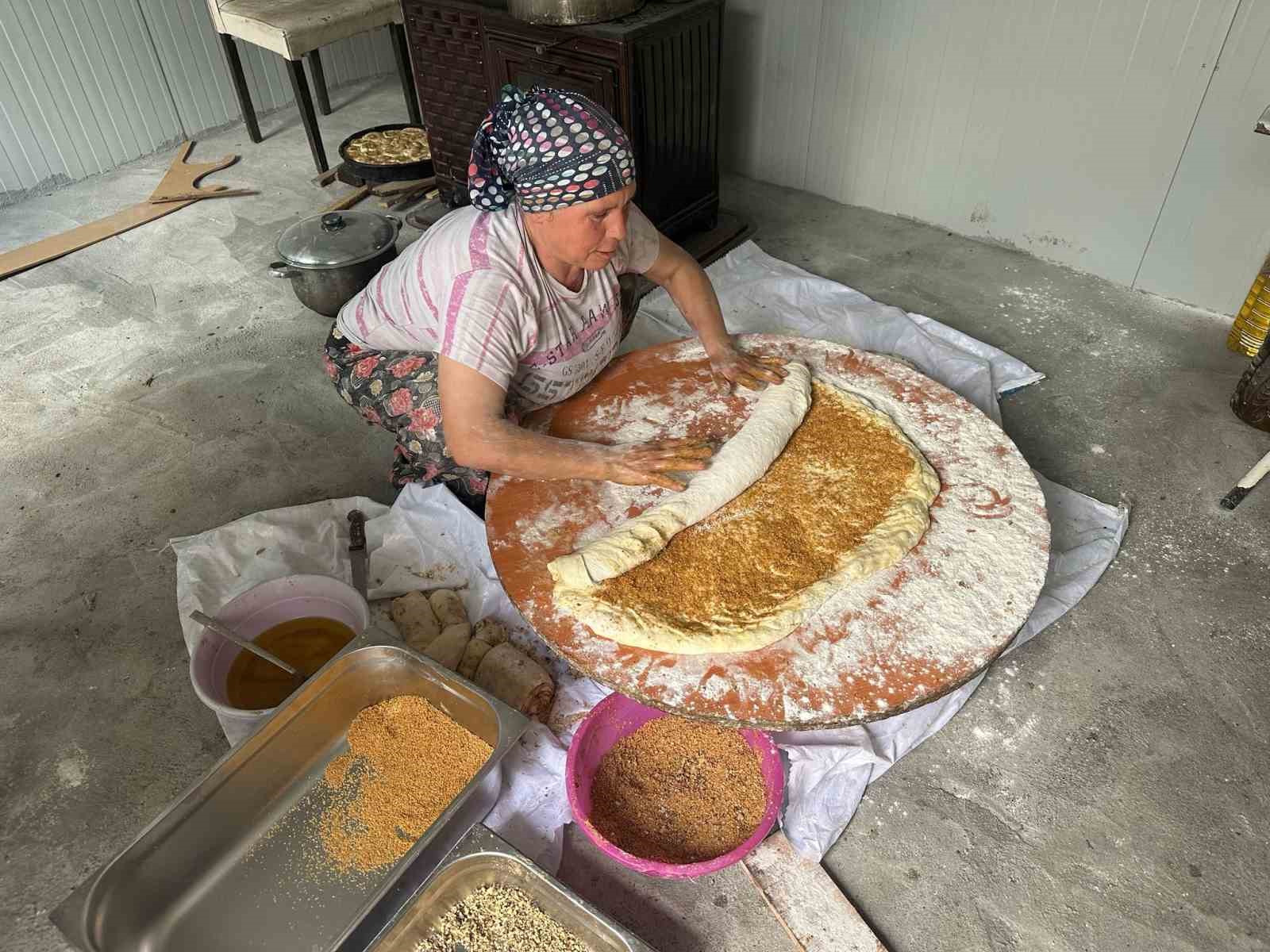 bayrama ozel koylerde tas firinlarda pisen bayram coregi yok satiyor 0 KrzzHjbP