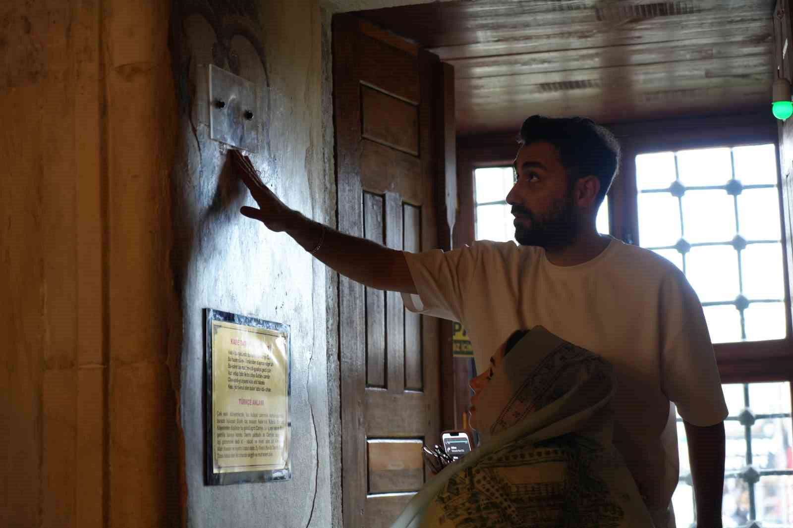 bayramda edirneye akin ettiler kabe tasi ve ortusu yogun ilgi gordu 1 eGYgzjse