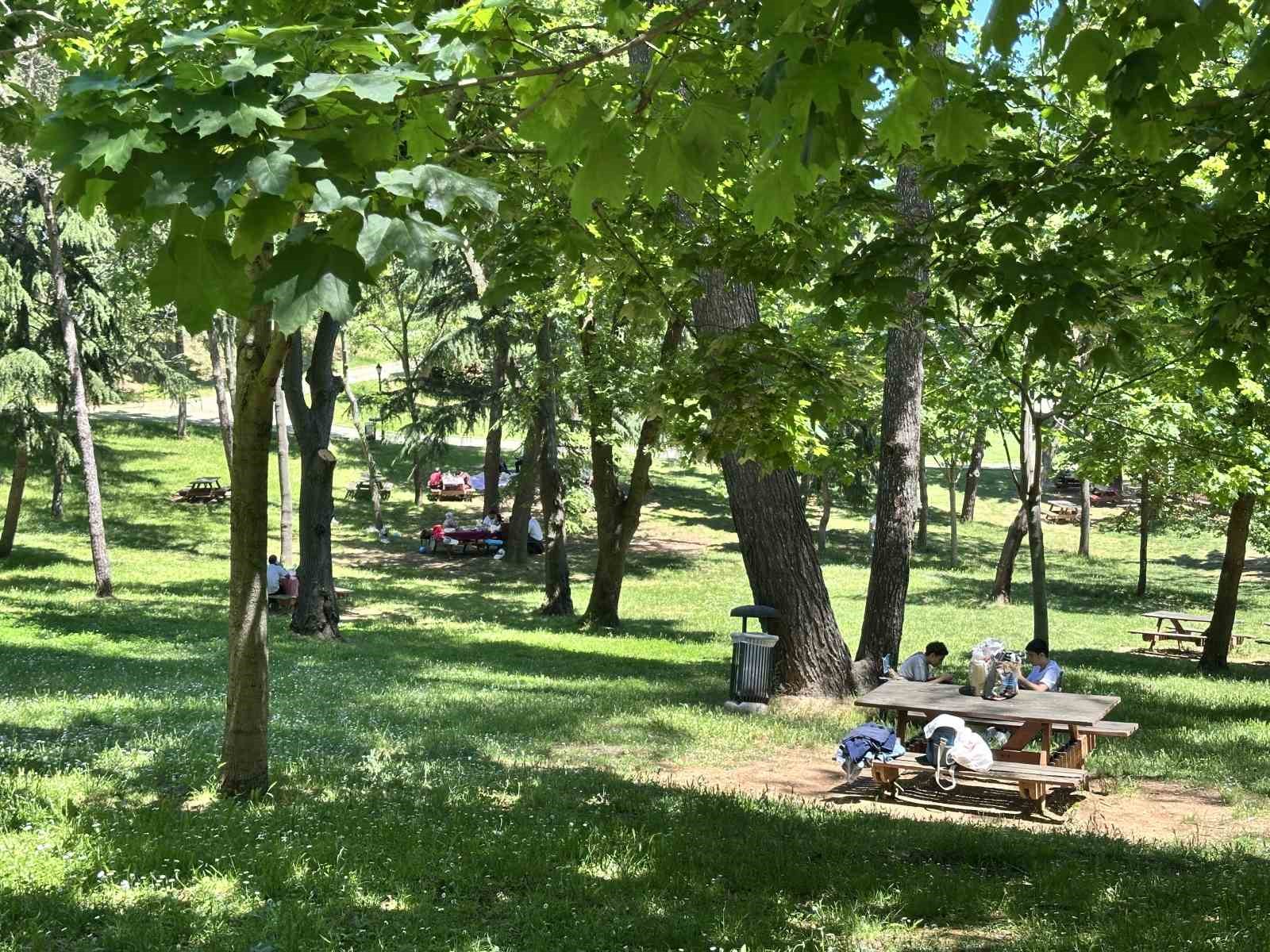 bayramda istanbulda kalanlar sahiller ve parklarin tadini cikardi 1 iA3qJd99