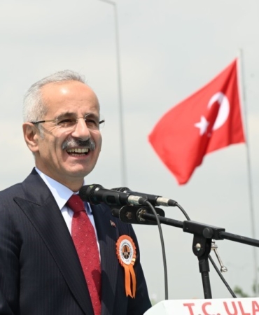 bayramda-otoyol-ve-koprulerden-123-milyon-arac-gecti-uGcUZSxZ.jpg