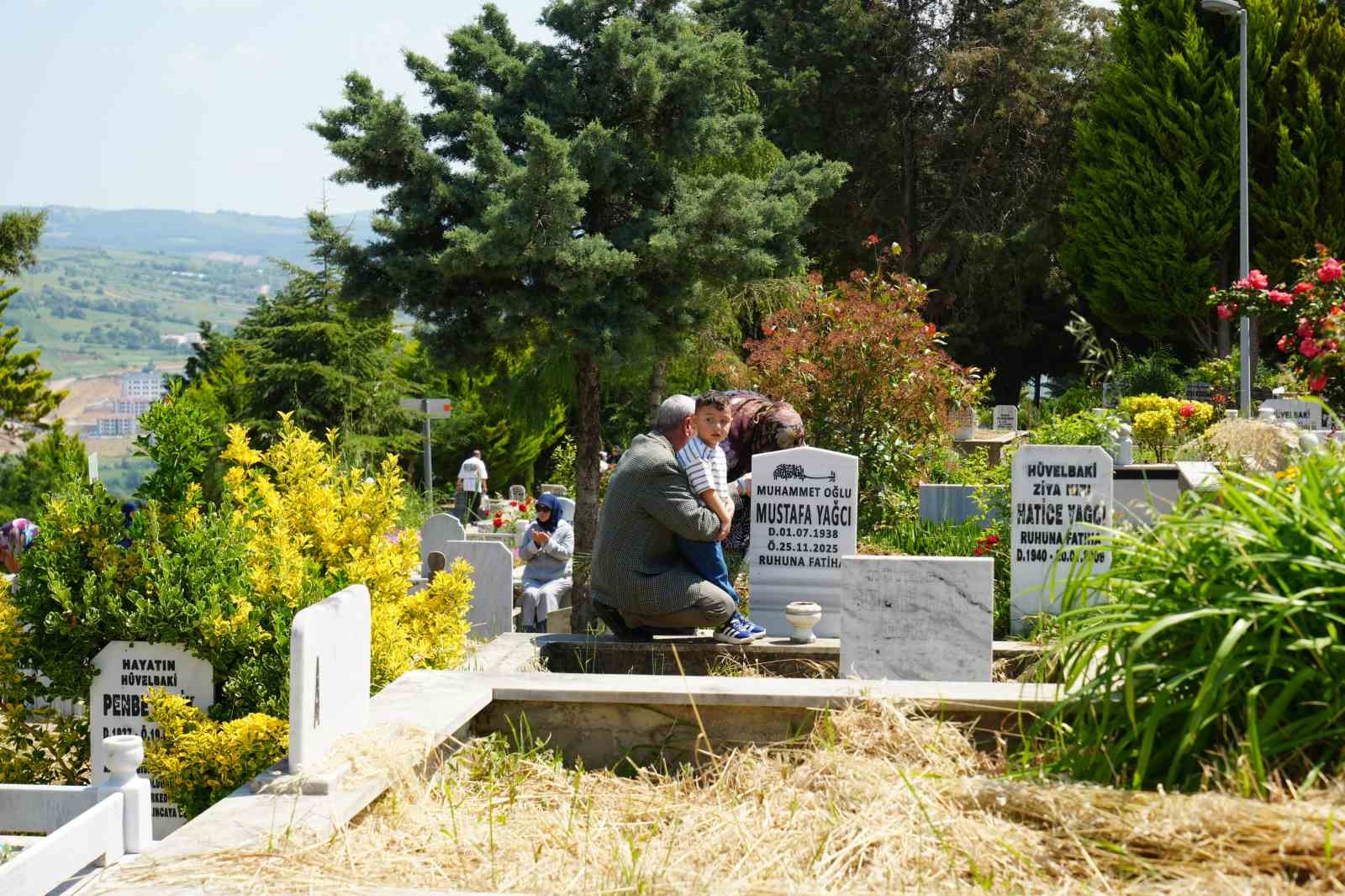 bayrami eksik karsilayanlardan duygu dolu ziyaret 0 t8D8D54v