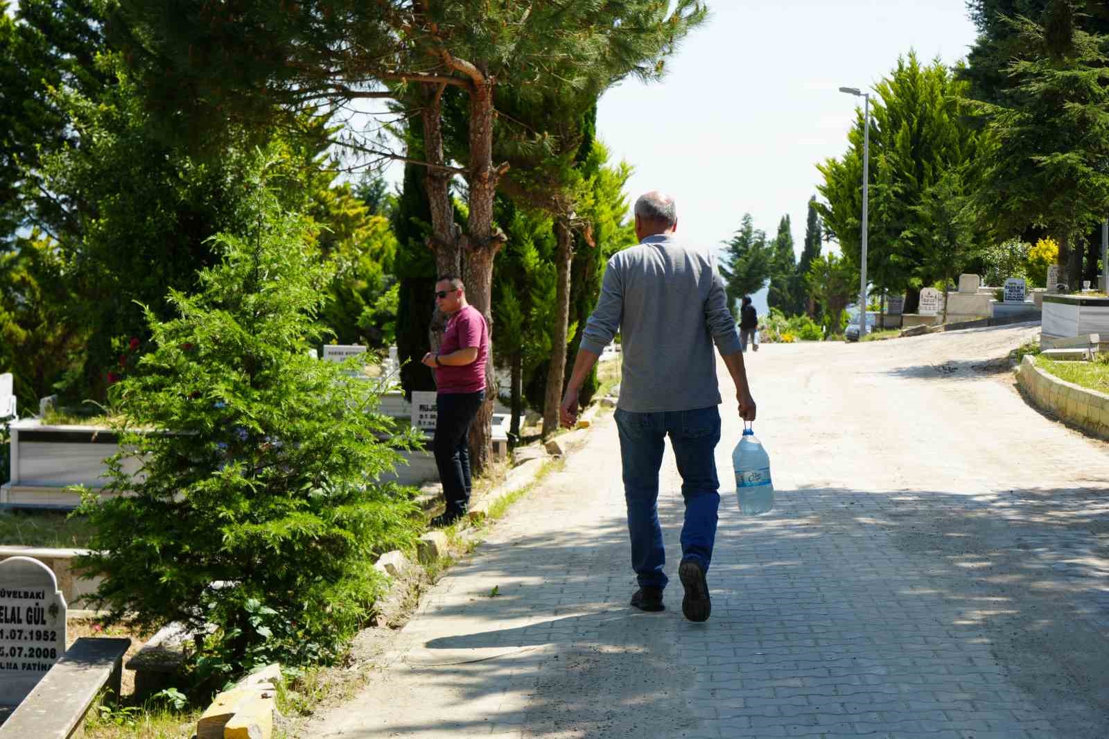 bayrami eksik karsilayanlardan duygu dolu ziyaret 6 IgQvaJUq