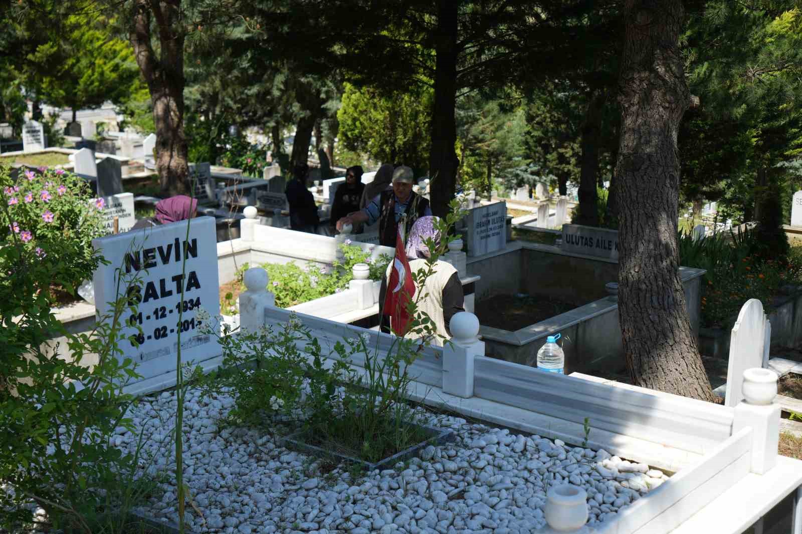 bayrami eksik karsilayanlardan duygu dolu ziyaret 7 ZpTzmKLS