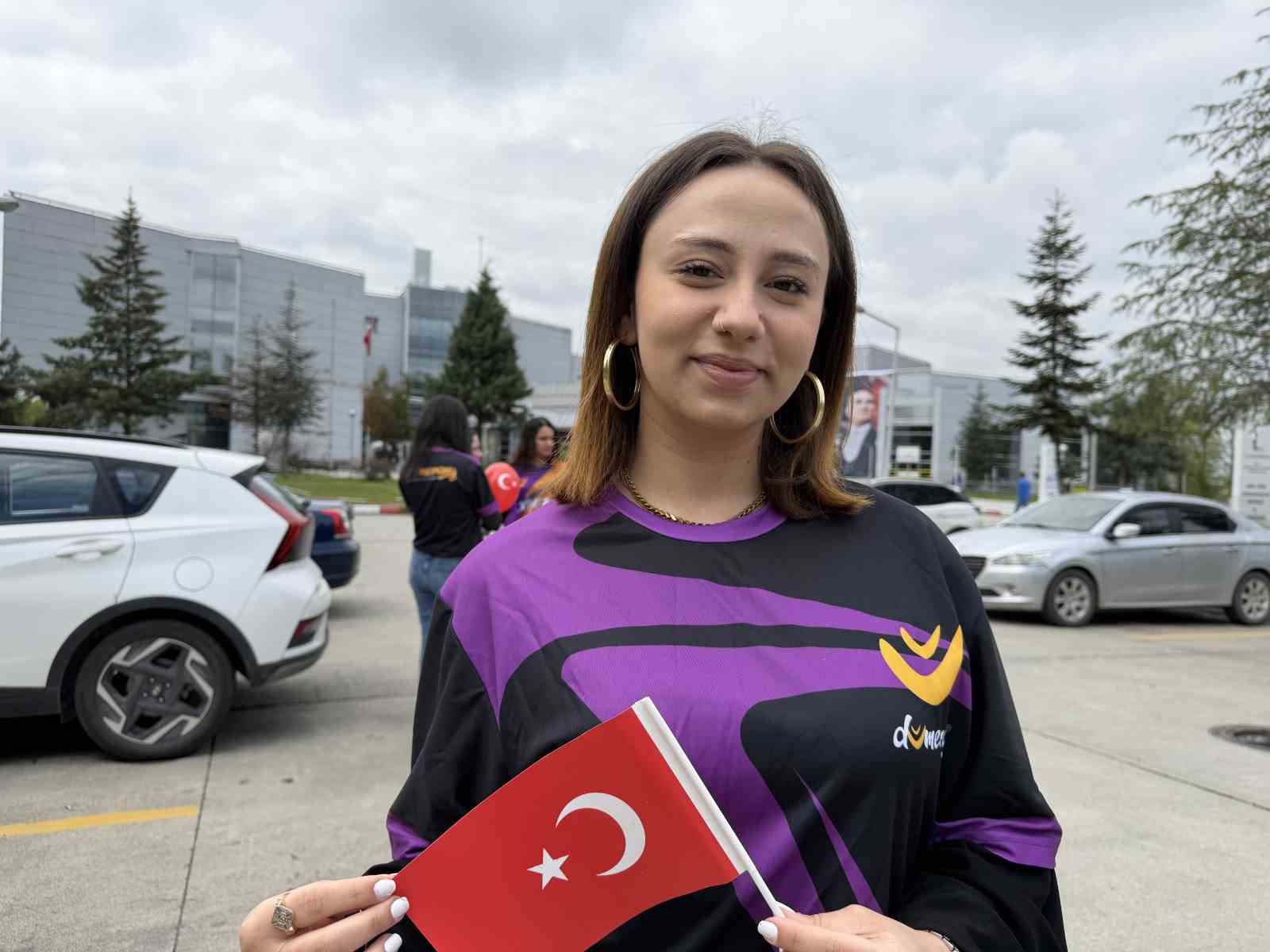 bayrami hastanede geciren cocuklara anlamli ziyaret 2 BuwXYjQb