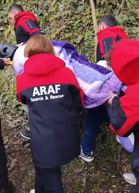 bayrami koyunde gecirsin diye sedye ile evine tasindi 2
