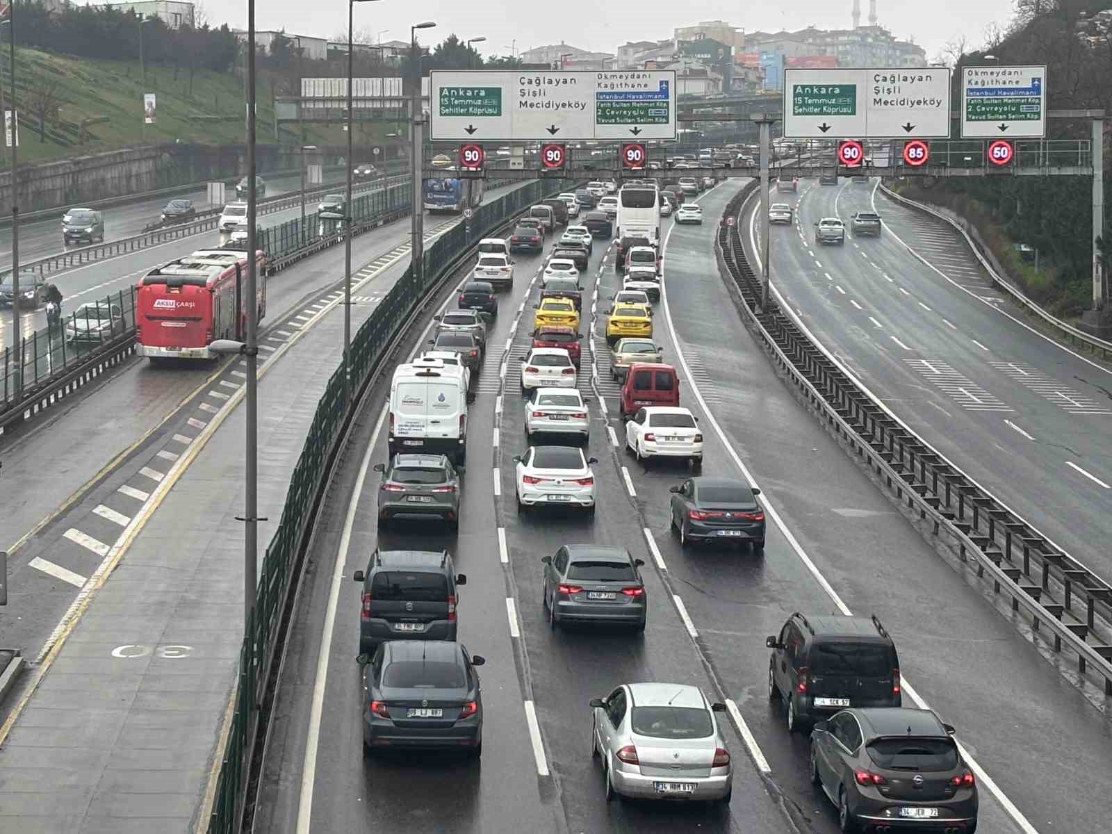 bayramin ikinci gununde istanbulda trafik yogunlugu 1 C5HYBK2X
