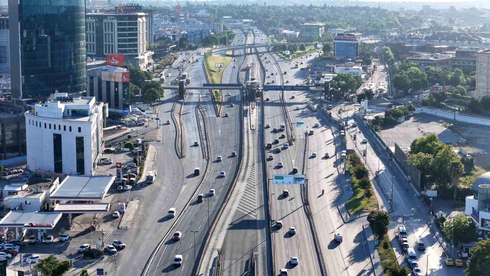 bayramin ilk gunu yollar bos kaldi 2 Z9sIdgkS