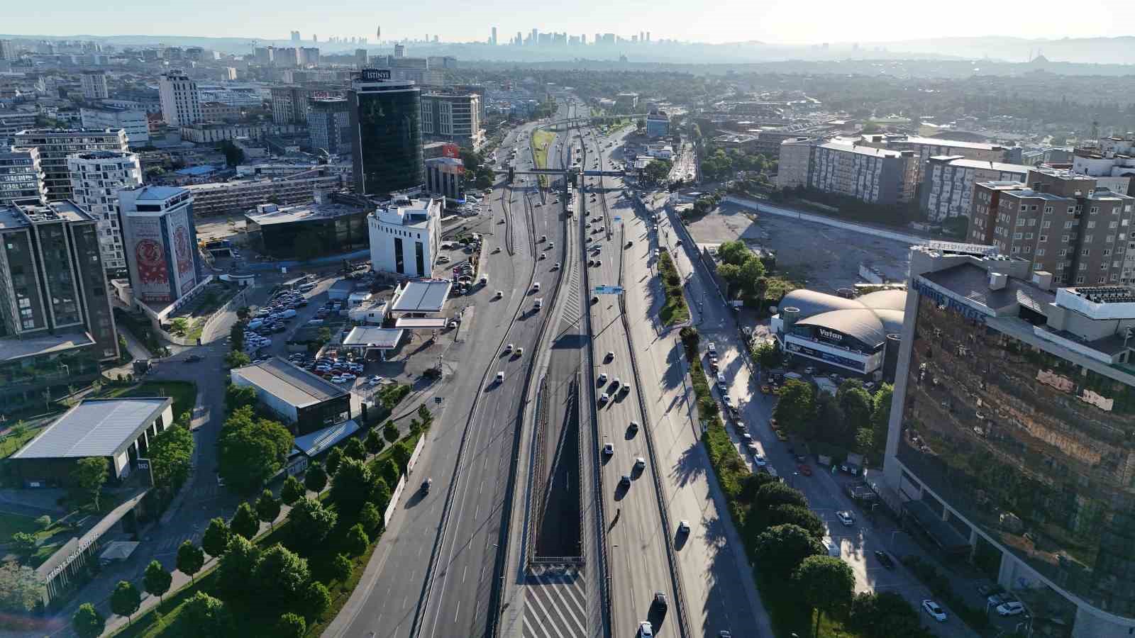 bayramin ilk gunu yollar bos kaldi 3 XwHjW2ta