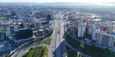 bayramin-ilk-gunu-yollar-bos-kaldi-5UzHklxz.jpg