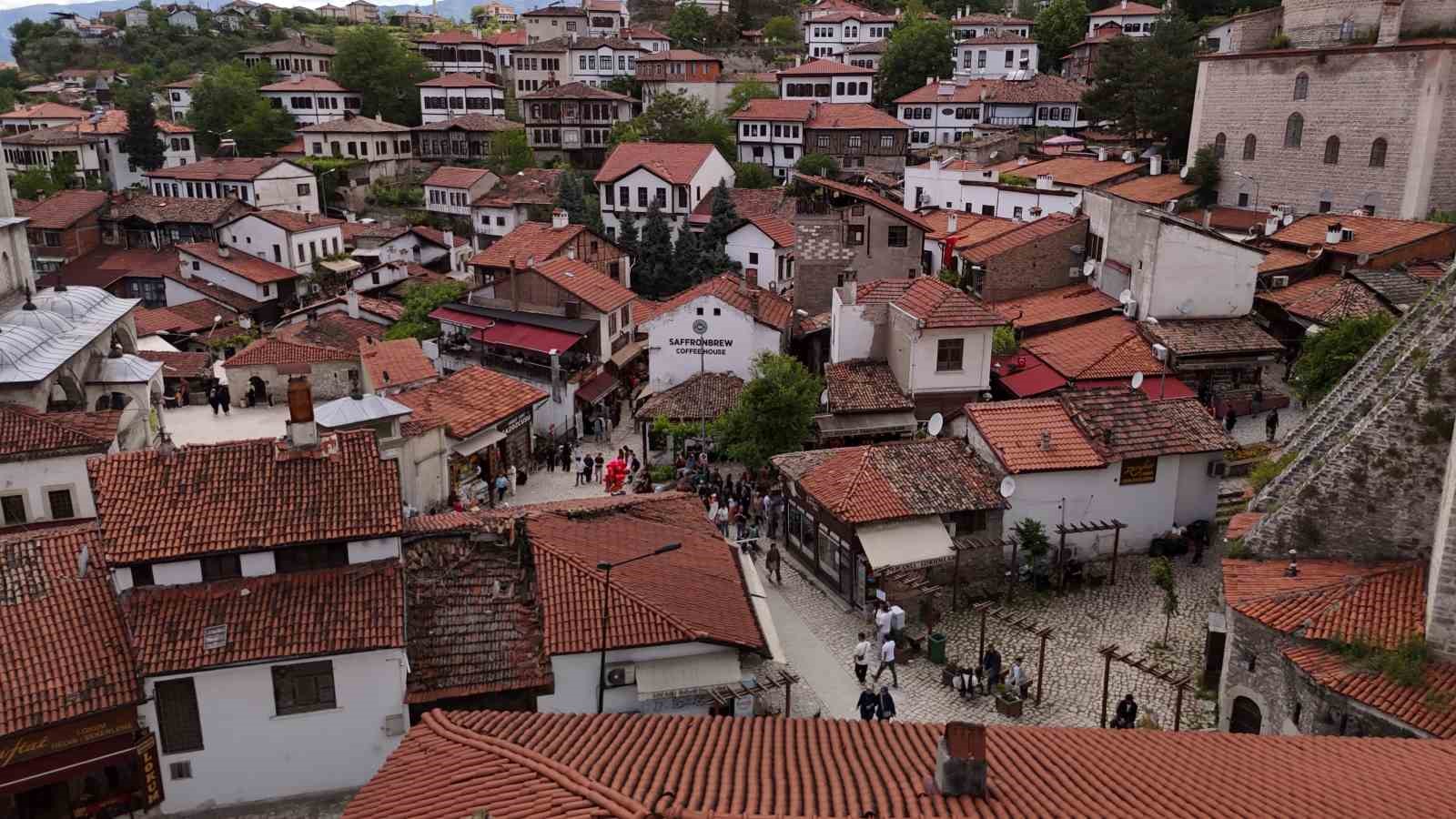 bayramin son gununde safranboluda ziyaretci yogunlugu 1 8rASRHry