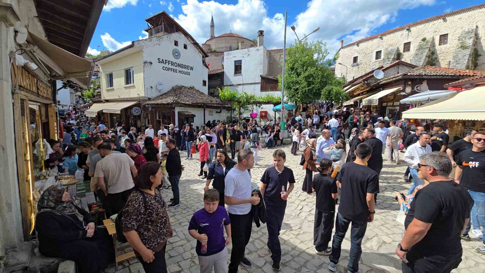 bayramin son gununde safranboluda ziyaretci yogunlugu 3 d38aQXeJ
