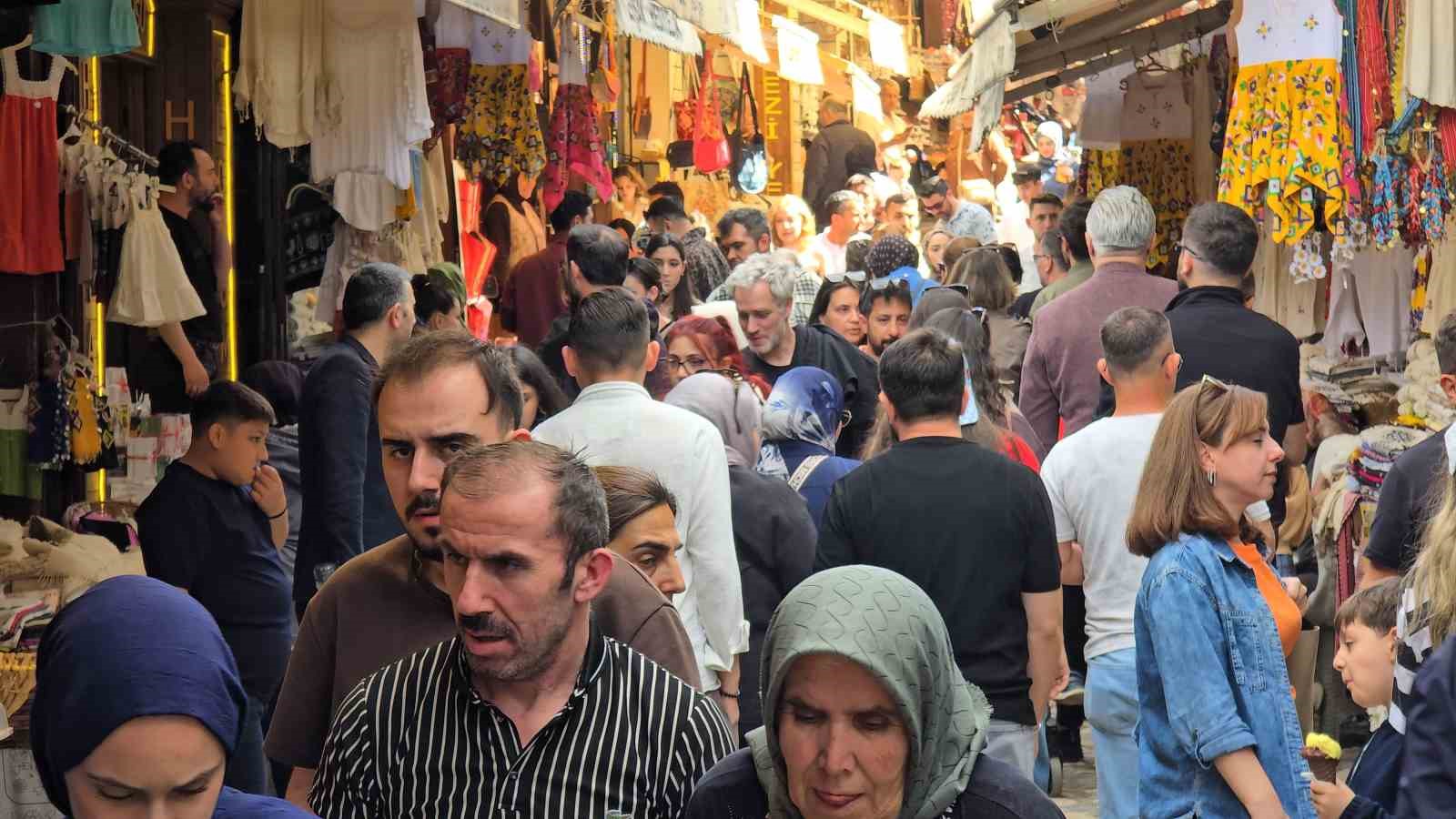 bayramin son gununde safranboluda ziyaretci yogunlugu 4 GbrMlpOz