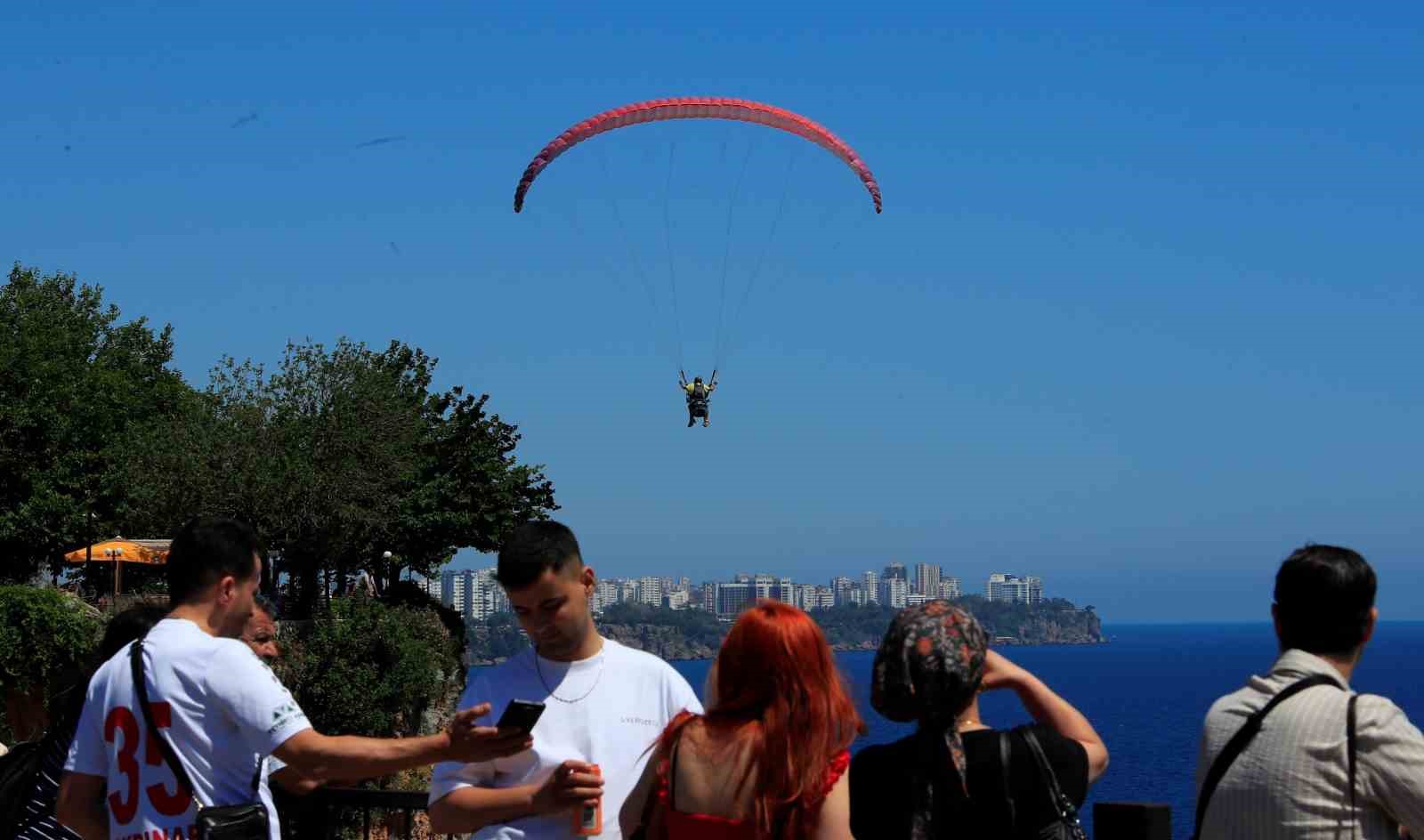 bayramin son gununde tatilciler konyaalti sahiline akin etti 2 dduB3klS