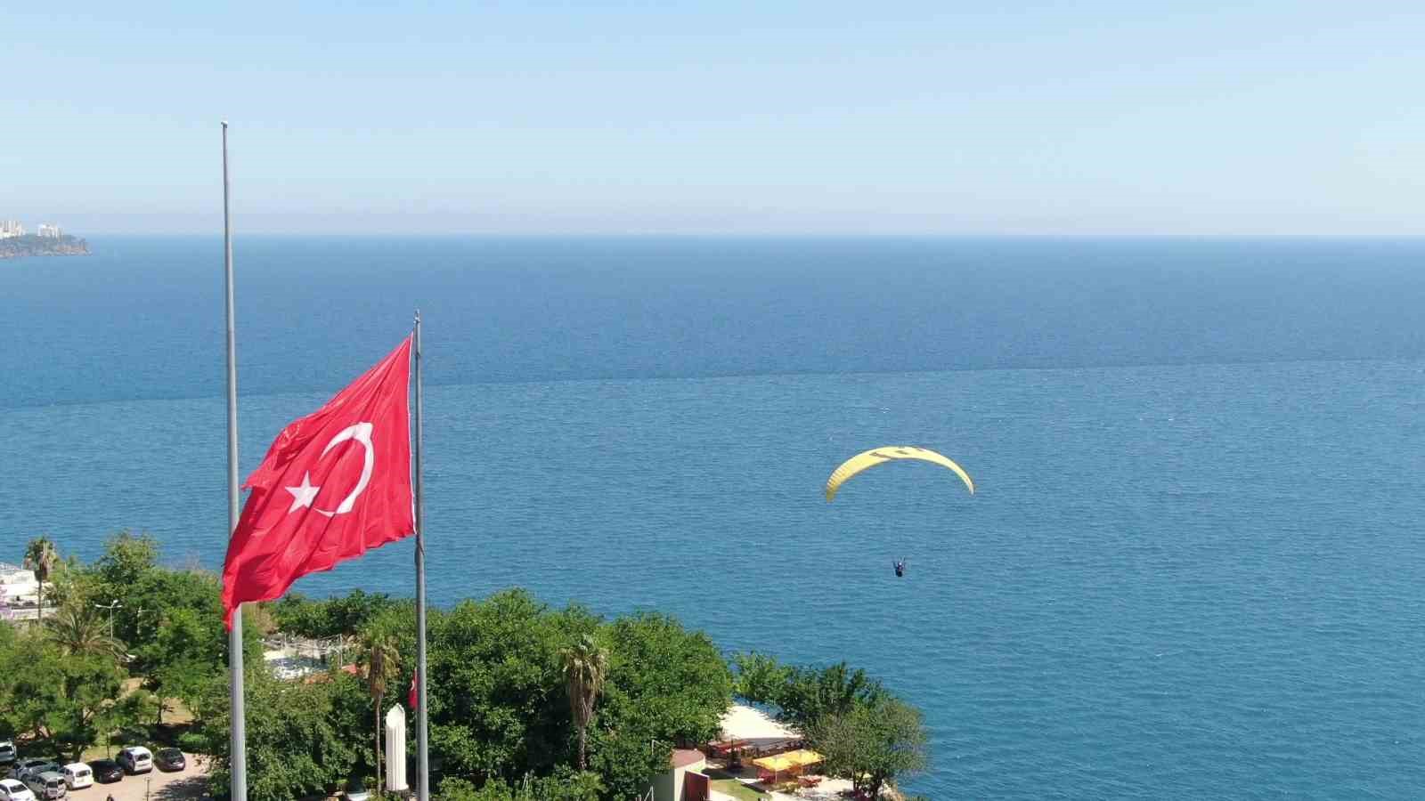 bayramin son gununde tatilciler konyaalti sahiline akin etti 5 XEqnSYRf