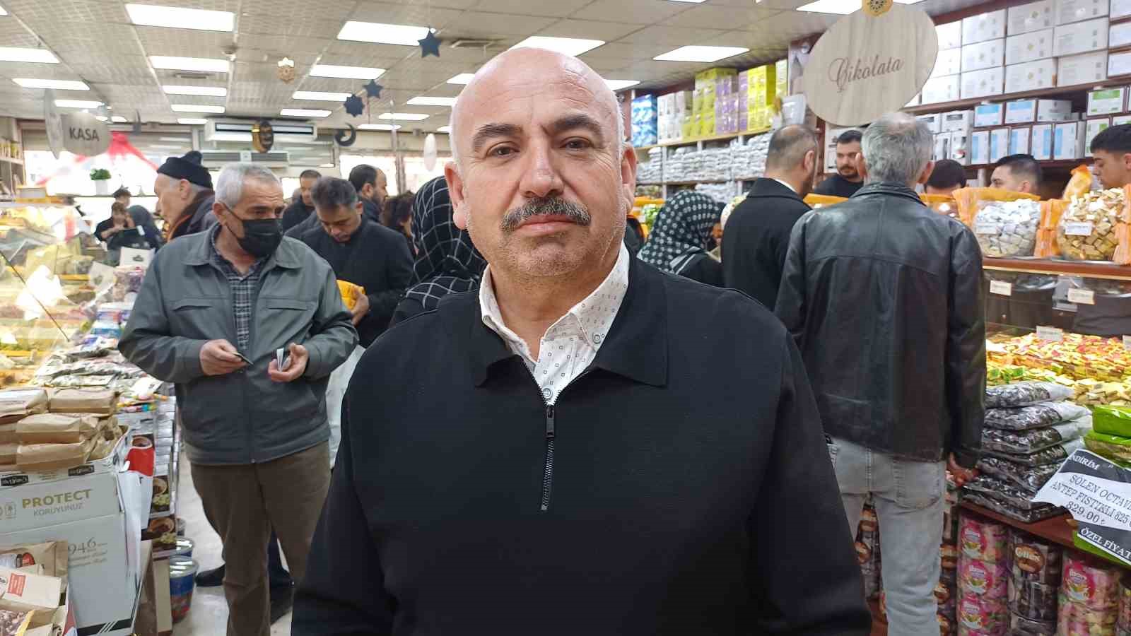 bayramlik cikolata ve sekerler tezgahlarda 2 jPcc7tMr