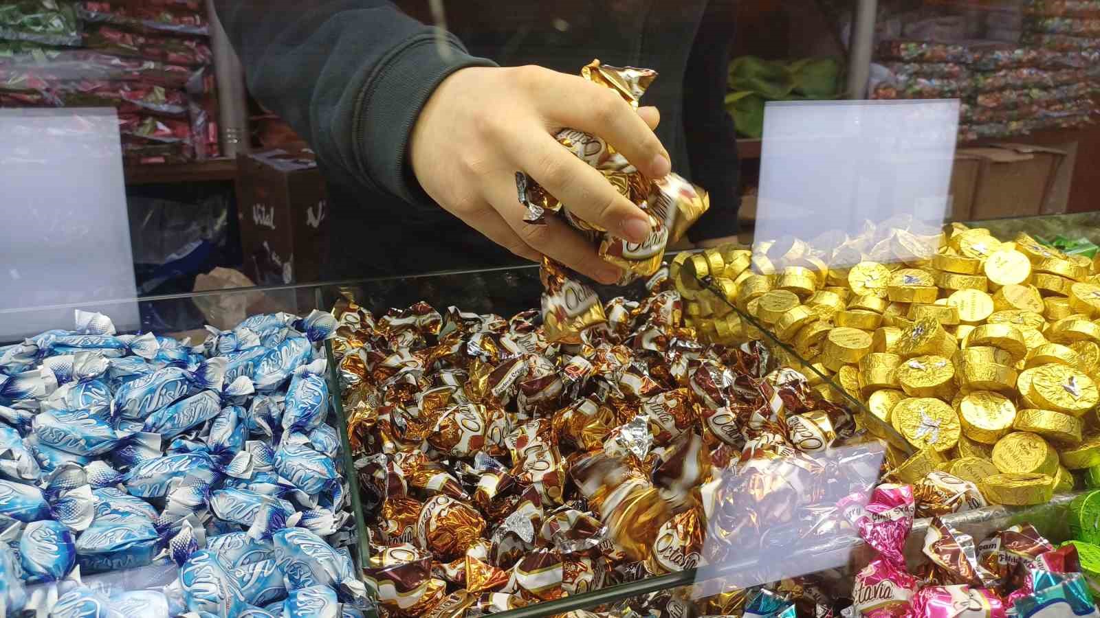 bayramlik cikolata ve sekerler tezgahlarda 4
