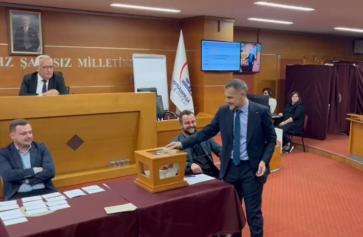 Bayrampaşa Belediye Meclisi’nde belediye başkan vekili seçimi başladı 4 bayrampasa belediye meclisinde belediye baskan vekili secimi basladi 0 g2WgPGZN