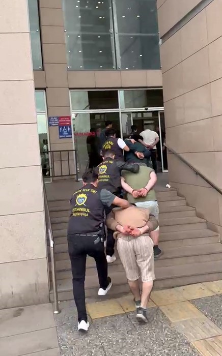 bayrampasa sebze ve meyve halinde kavgaya mudahale eden polislere saldiran 6 supheli adliyeye sevk 82w3l4ZJ