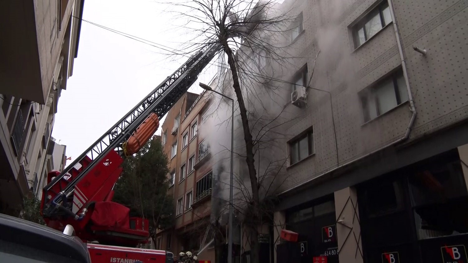 bayrampasada bir restoranda cikan yangin panige neden oldu 1 MHh2e48t