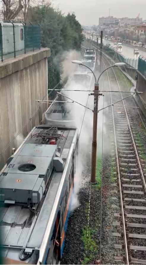 bayrampasada duran metrodan dumanlar yukseldi 1