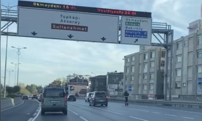bayrampasada elektrikli scooterla tehlikeli yolculuk kamerada 1 JIjN9aTH