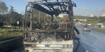 bayrampasada-minibus-alevlere-teslim-oldu-4RI7WUs7.jpg