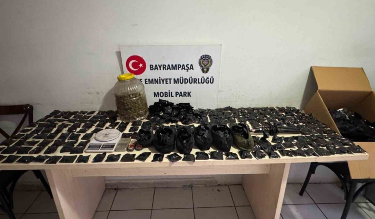 bayrampasada-uyusturucu-imalathanesine-baskin-2-kilo-marihuana-ele-gecirildi-v7OLQUR7.jpg