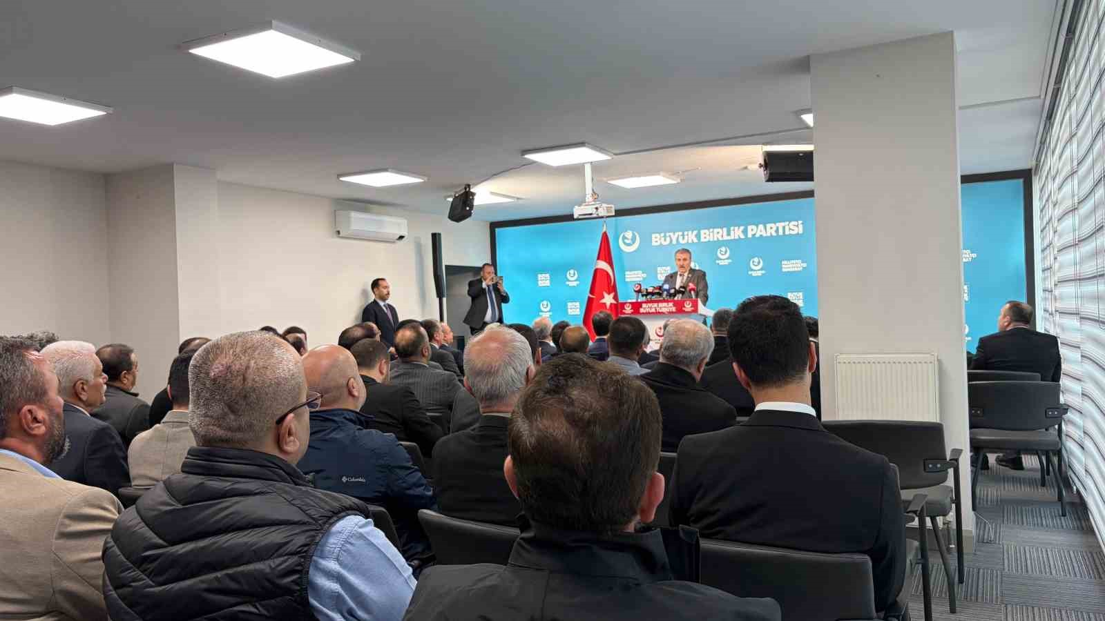bbp genel baskani destici genclerimize sahip cikmak gibi bir yukumlulugumuz ve sorumlulugumuz var 1