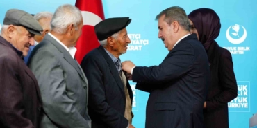 bbp-genel-baskani-destici-kibrista-yasayan-turkler-bizim-vazgecilmezimizdir-ayVku1u8.jpg