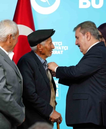 bbp-genel-baskani-destici-kibrista-yasayan-turkler-bizim-vazgecilmezimizdir-ayVku1u8.jpg