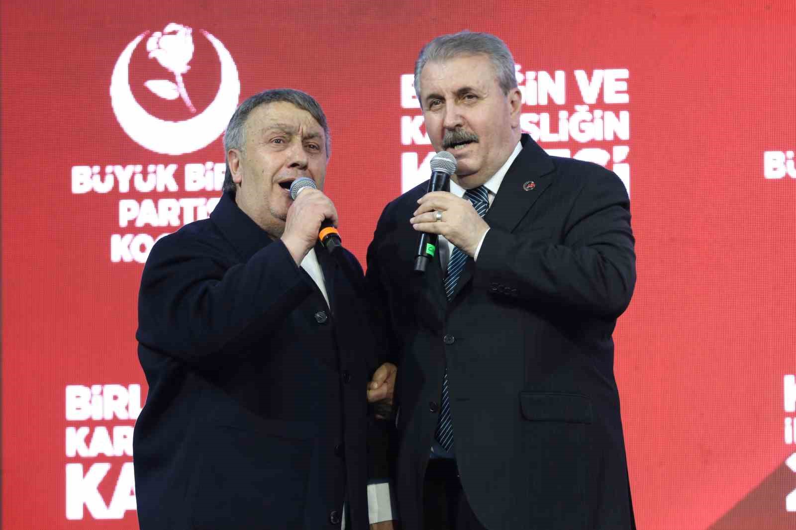 BBP Genel Başkanı Destici, Kocaeli’deki kongrede İsmail Türüt ile sahneye çıkıp türkü söyledi 4 bbp genel baskani destici kocaelideki kongrede ismail turut ile sahneye cikip turku soyledi 0 dvAYbnzq