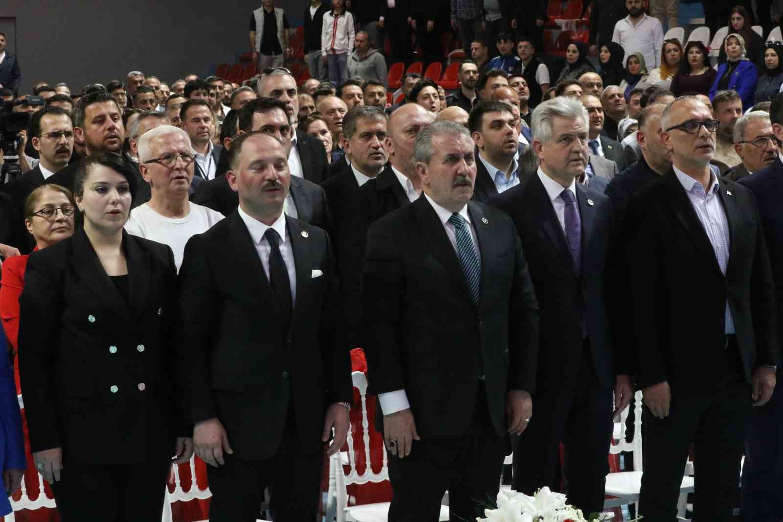 BBP Genel Başkanı Destici, Kocaeli’deki kongrede İsmail Türüt ile sahneye çıkıp türkü söyledi 6 bbp genel baskani destici kocaelideki kongrede ismail turut ile sahneye cikip turku soyledi 2 eyDiBFTR