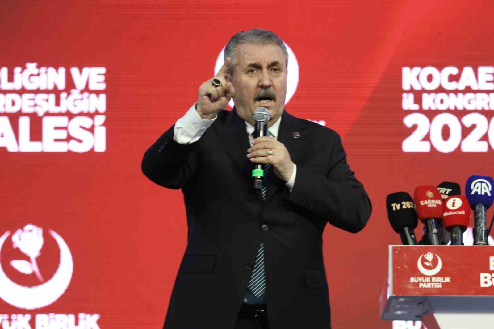 BBP Genel Başkanı Destici, Kocaeli’deki kongrede İsmail Türüt ile sahneye çıkıp türkü söyledi 7 bbp genel baskani destici kocaelideki kongrede ismail turut ile sahneye cikip turku soyledi 3 jludB4cD