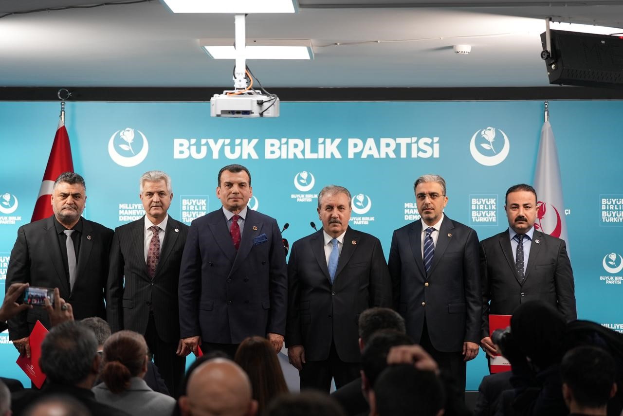 bbp genel baskani destici ne yapmis akin gurlek bahiscilerin ustune gitmis millet olarak tesekkur NT9GqvrX
