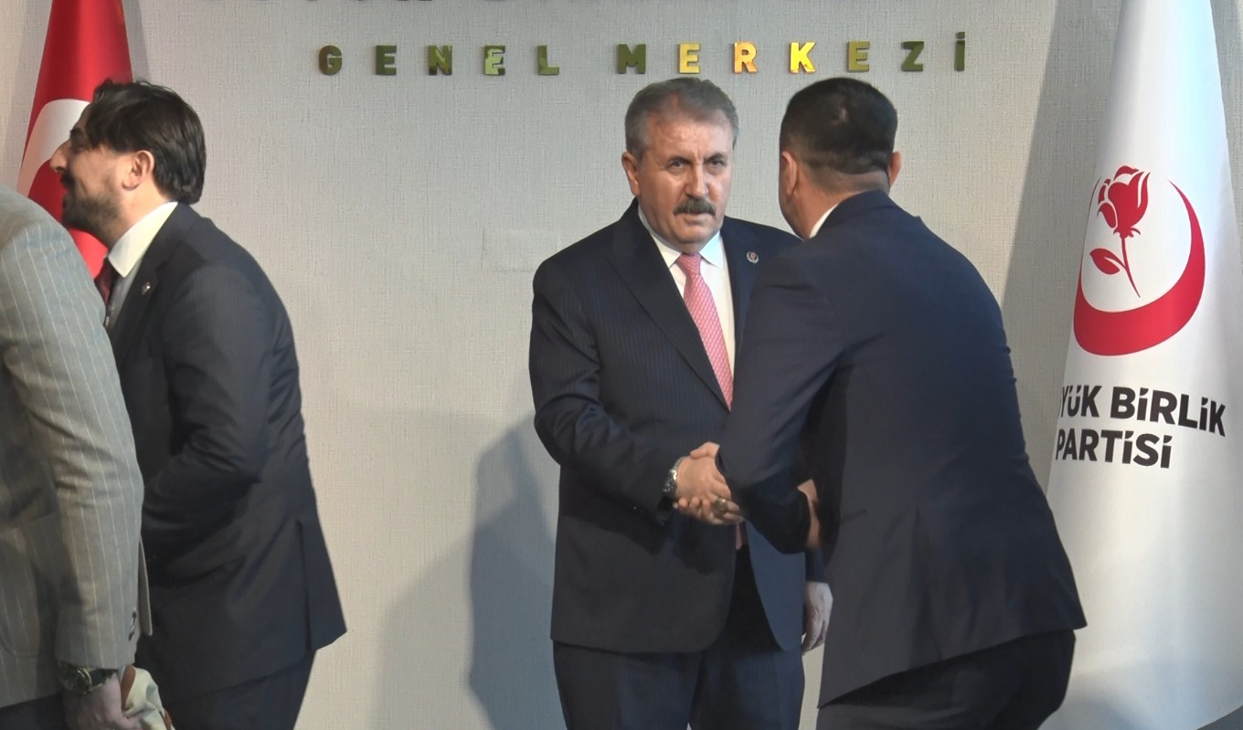 bbp genel baskani destici partililer ve vatandaslar ile bayramlasti 2 5KXJ7186