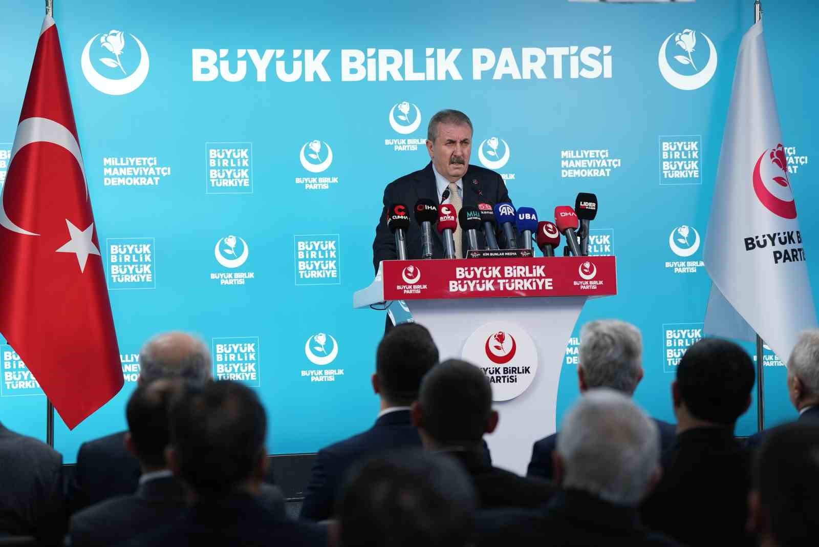 bbp genel baskani destici savas mi var bu ulkede de chp baris konferansi duzenledi P5tg7LJM