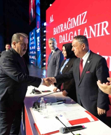 bbpnin-kurultayinda-bursadan-5-isim-mkykya-secildi-gH5rUT6I.jpg