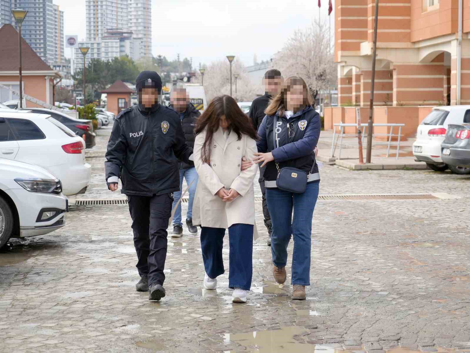 bebegini cope atan anne icin muebbet talebi durusma salonunda tutuklandi 2 W39svfeQ