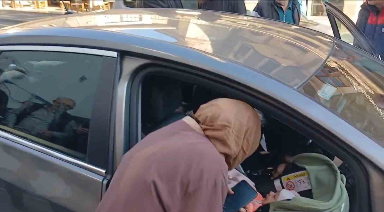 bebek arabada kilitli kaldi genc anne buyuk korku yasadi 5 tPUVNHiZ