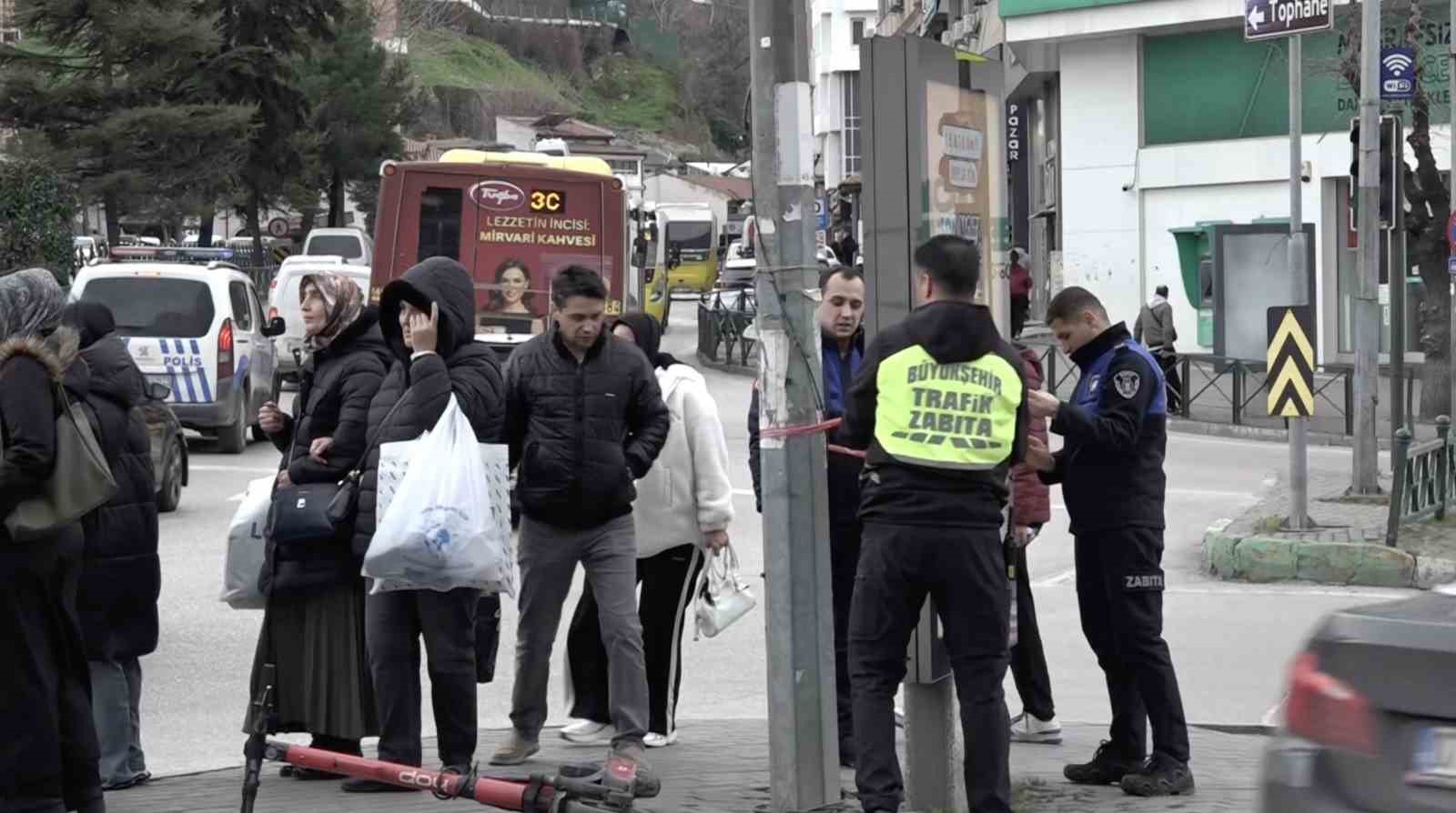 Bebek arabası lodosla birlikte sürüklenerek devrildi 10 bebek arabasi lodosla birlikte suruklenerek devrildi 6 IgPclGsM