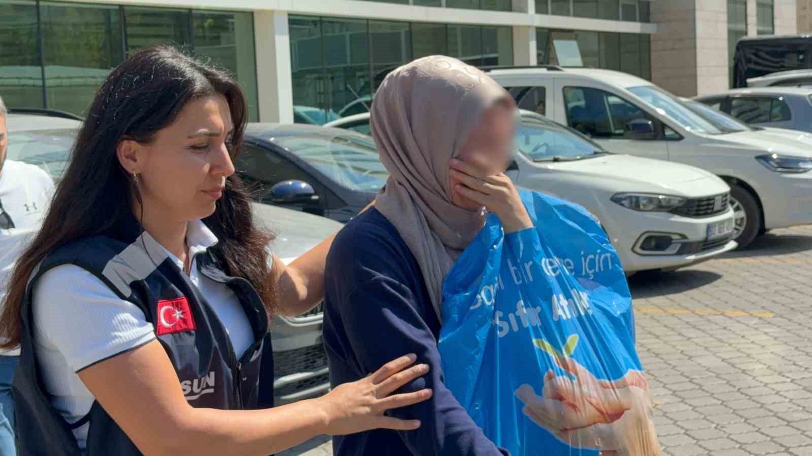 bebek arabasinda 1 kilo metamfetaminle yakalanan kari koca tutuklandi 2 7qRPAjyO