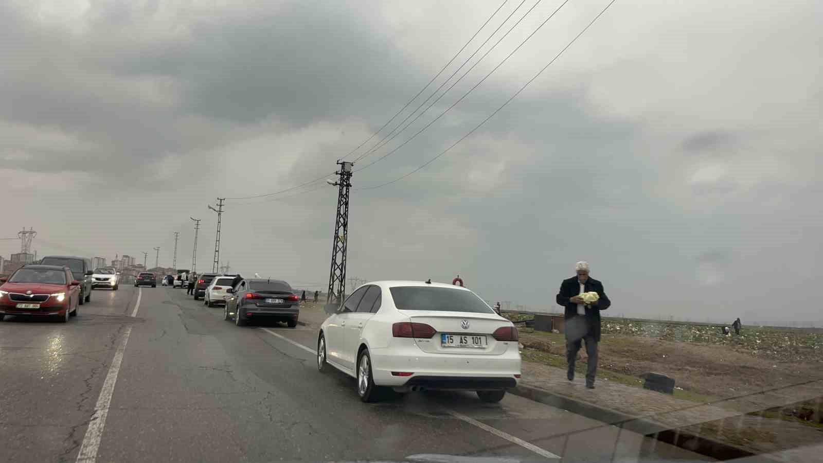 bedava lahanayi duyan yagmura ragmen tarlaya akin etti 5 54lqMDk9