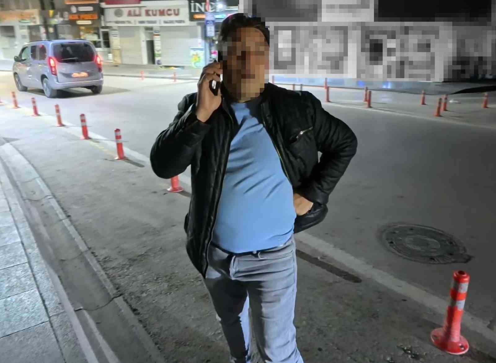 "Bekçi beni çeviremez" diyen alkollü şahıs bekçileri polise şikayet etti 5 bekci beni ceviremez diyen alkollu sahis bekcileri polise sikayet etti 1 truKMXat